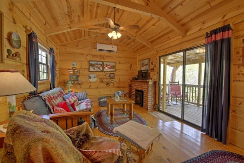 Red Barn Cabin image 5